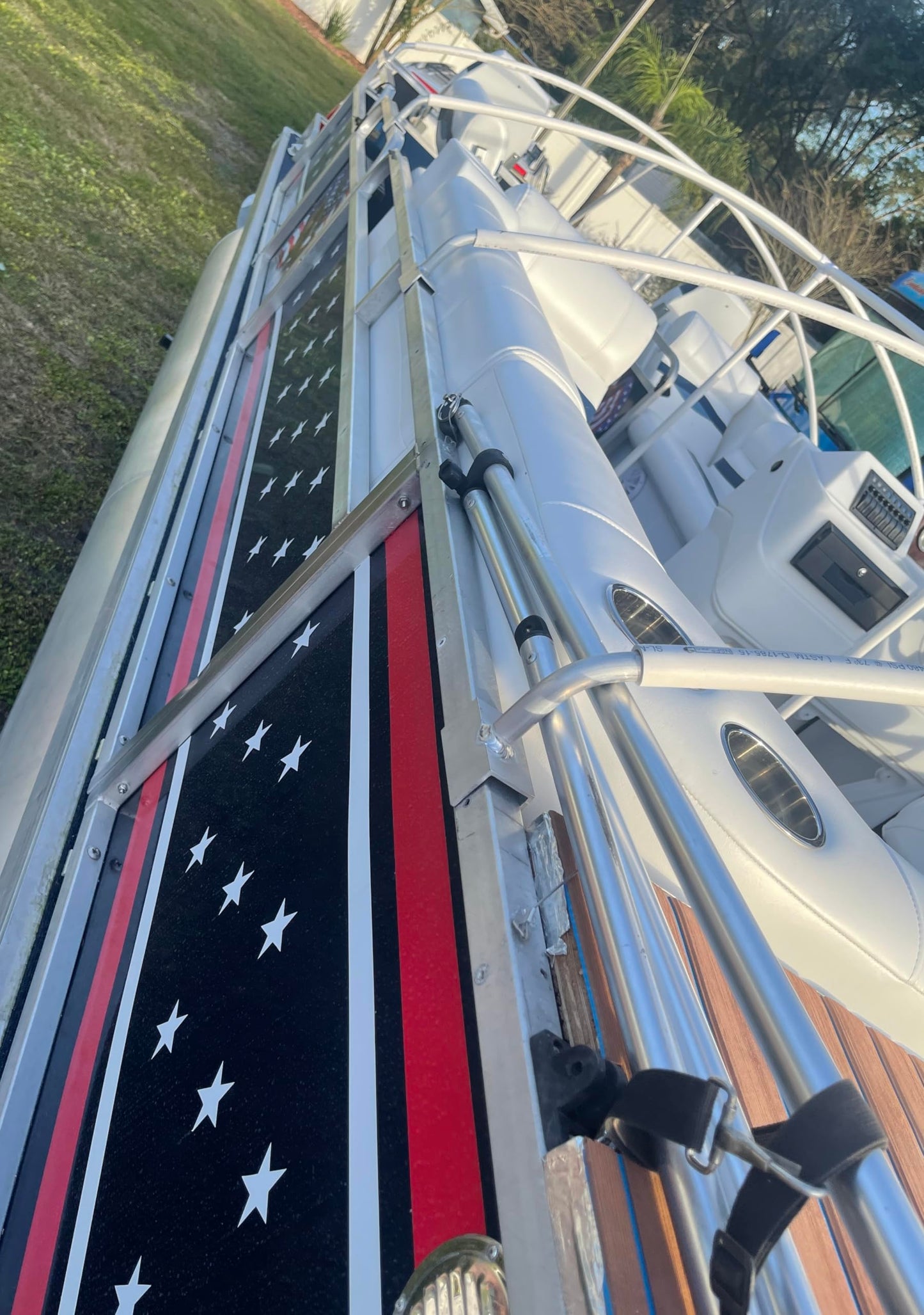 22'-26' Ultimate Pontoon Boat Canvas Solution with 6" Rise.