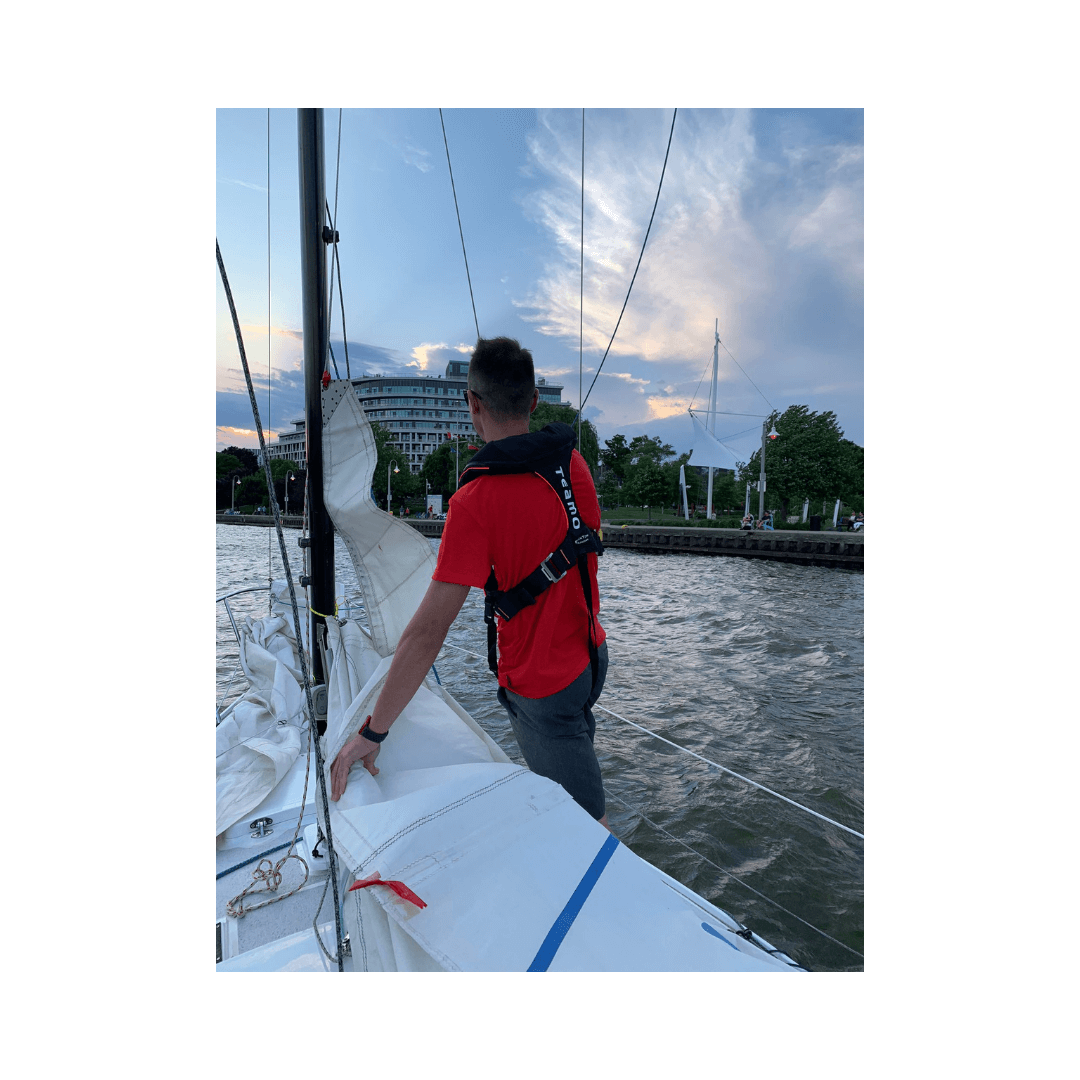 TeamO Marine PFD 170N Backtow™ Offshore PFD - Black Hammar Firing Head